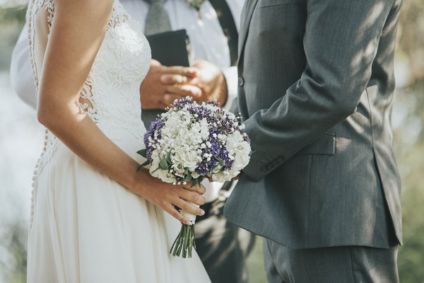 Vai casar em novembro? Vantagens e desvantagens.